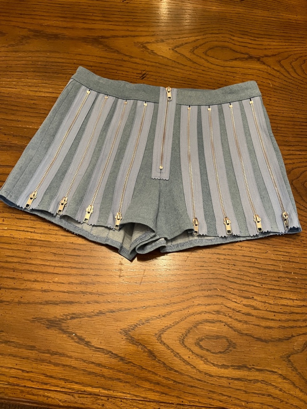 Hot & Delicious Zip Me Up Please‎ shorts, size medium, NWT